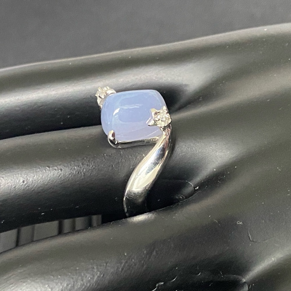 Chanel Fine Jewelry - Chalcedony and Diamond Comet Ring - Picture 2 of 10